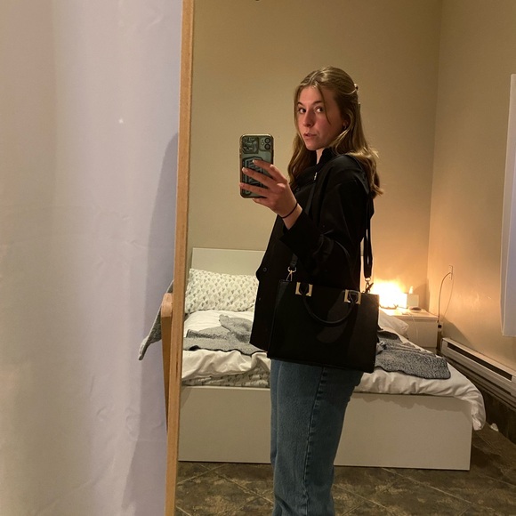 Meet your Posher, Pheobe - Picture 4 of 5